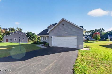 13 Kelly Lane Halfmoon NY 12065