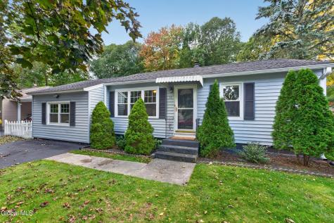 17 Richards Drive Albany NY 12205