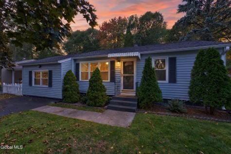 17 Richards Drive Albany NY 12205