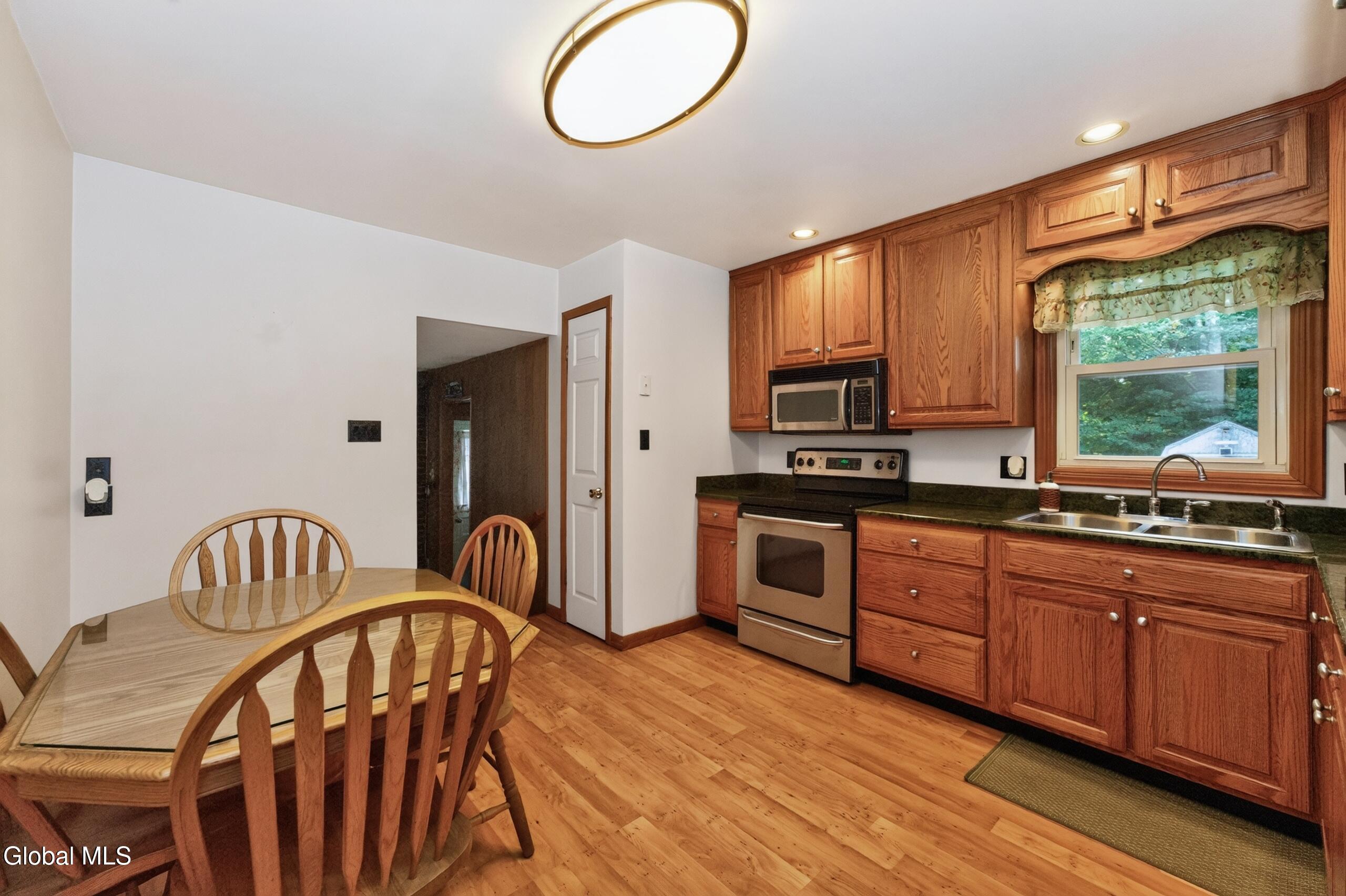 17 Richards Drive Albany NY 12205