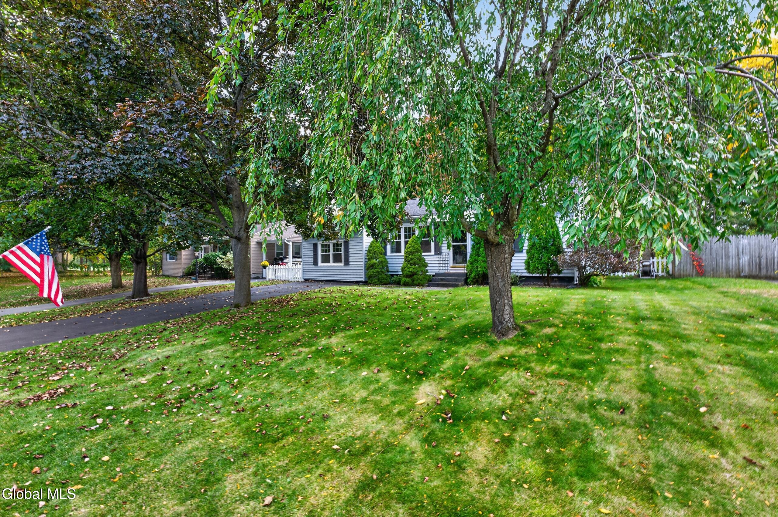 17 Richards Drive Albany NY 12205