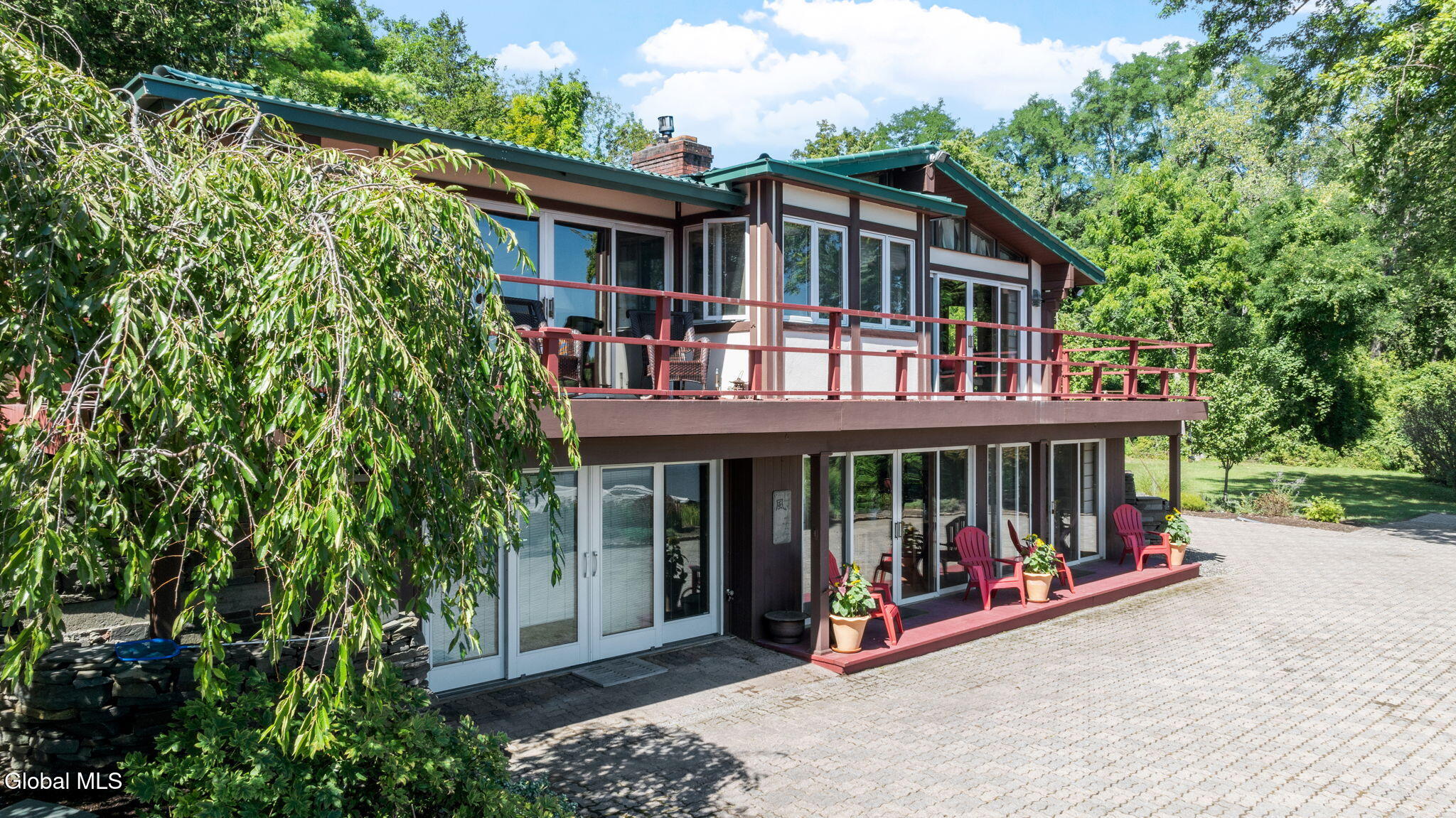 96 Van Wies Point Road Glenmont NY 12077