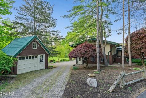 96 Van Wies Point Road Glenmont NY 12077
