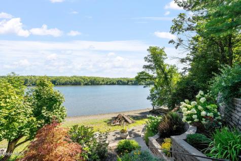 96 Van Wies Point Road Glenmont NY 12077
