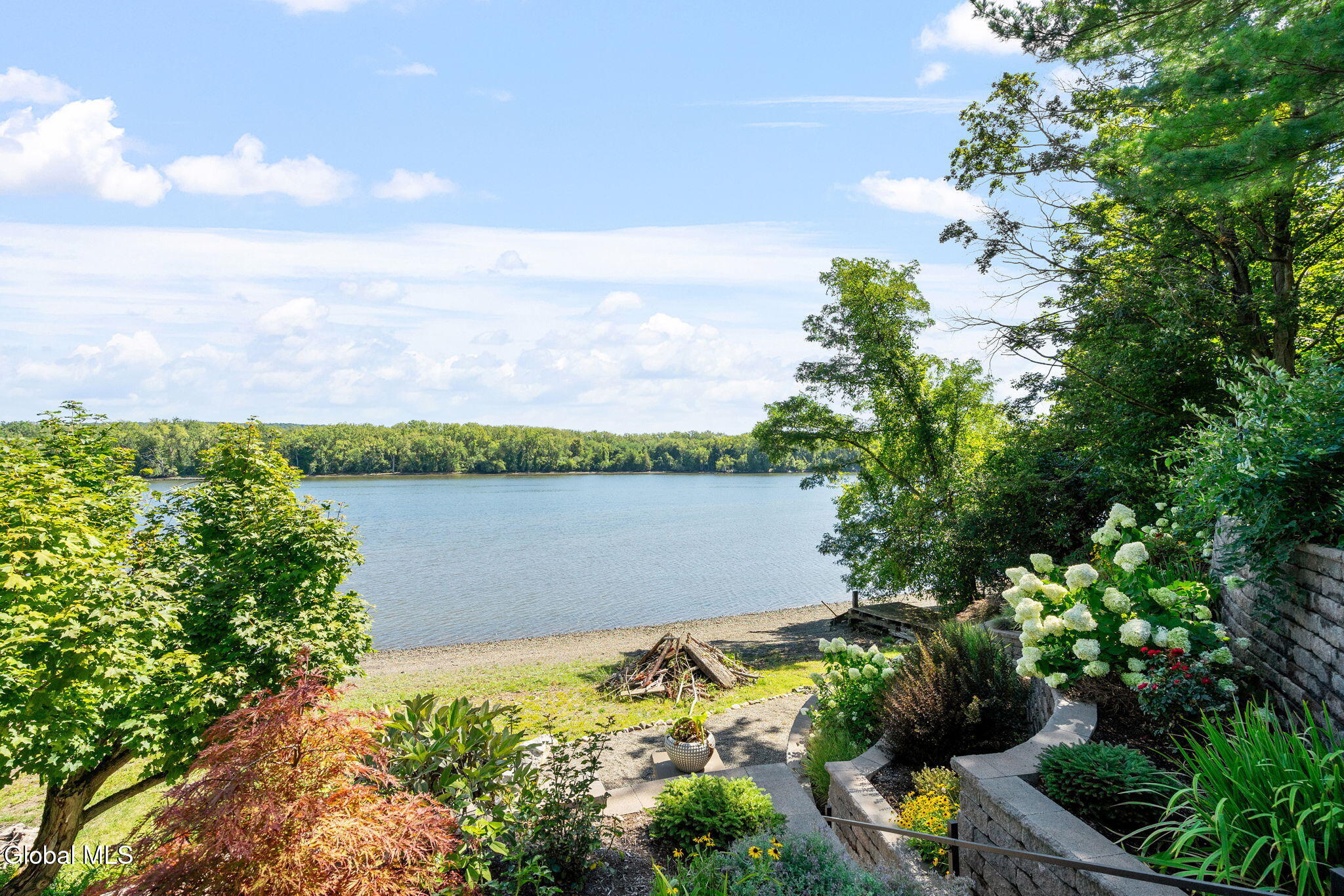 96 Van Wies Point Road Glenmont NY 12077