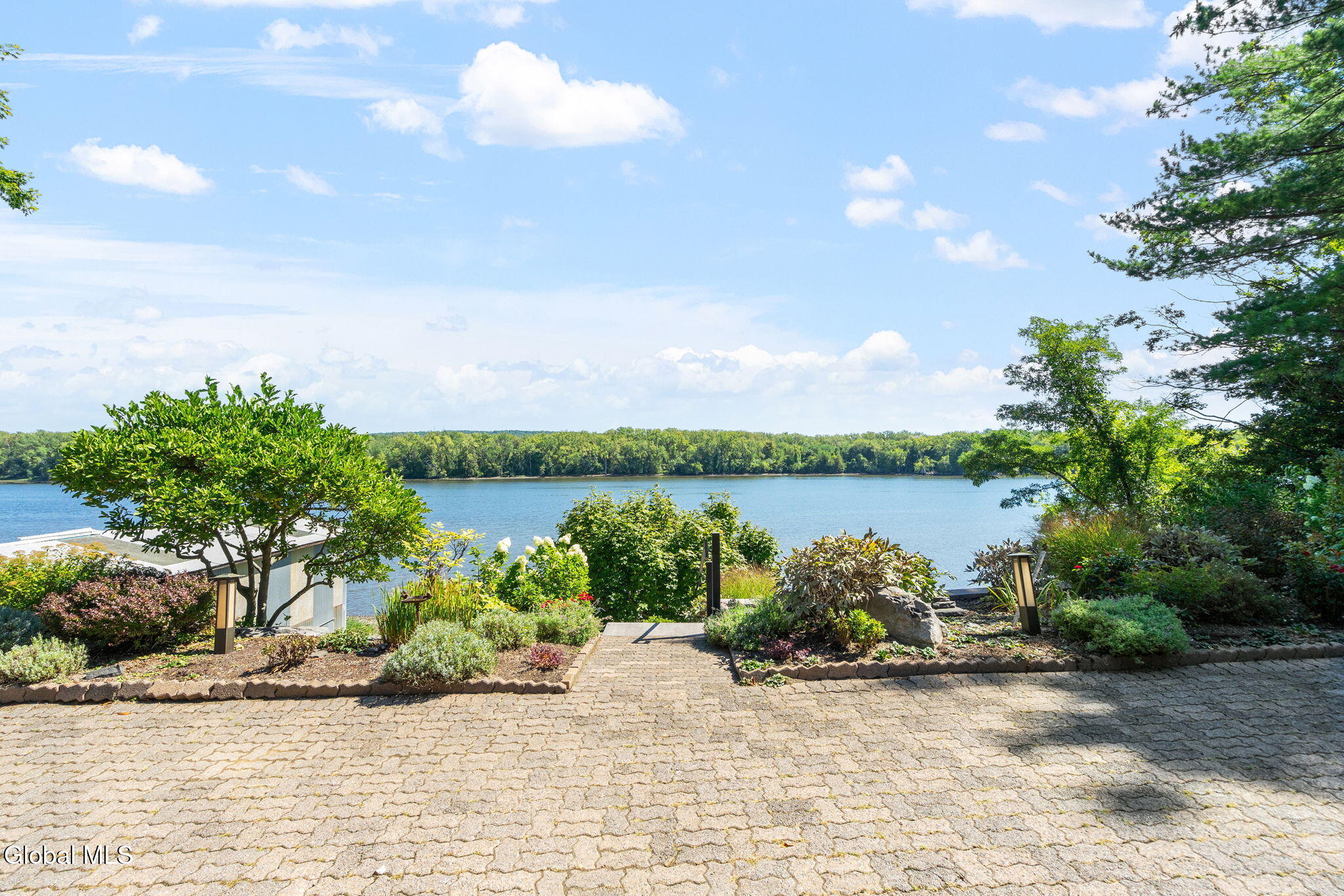 96 Van Wies Point Road Glenmont NY 12077
