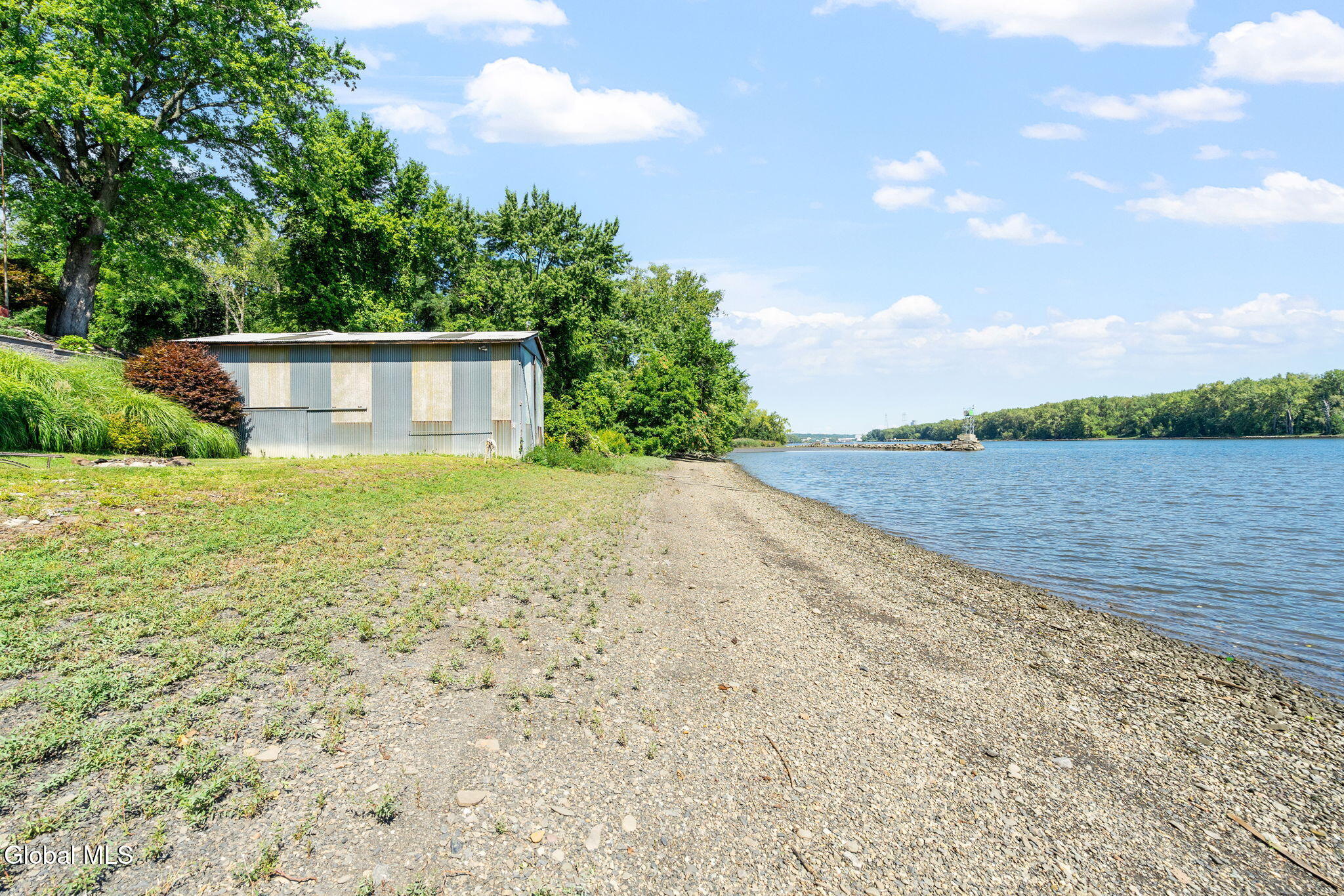 96 Van Wies Point Road Glenmont NY 12077