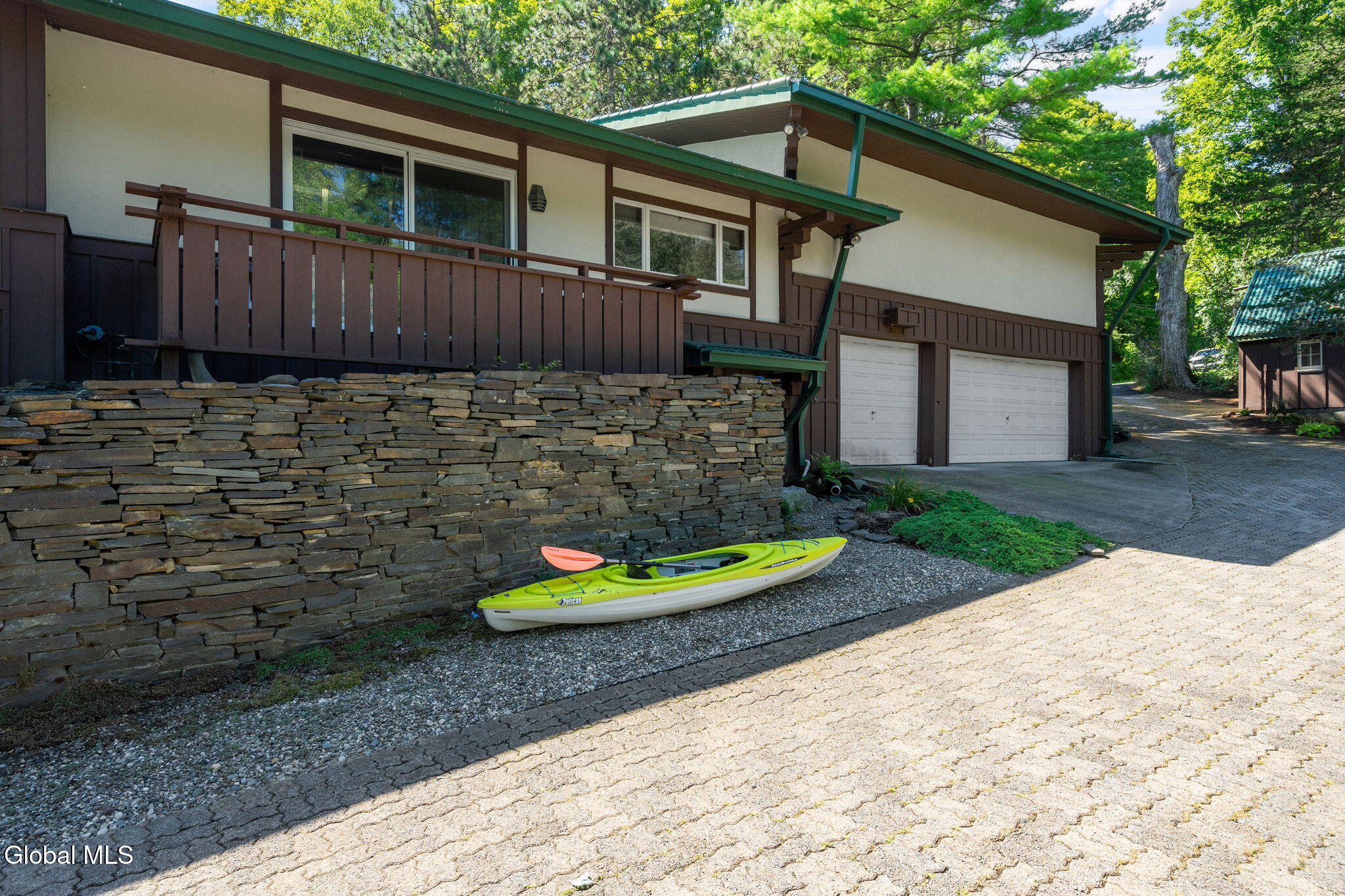 96 Van Wies Point Road Glenmont NY 12077