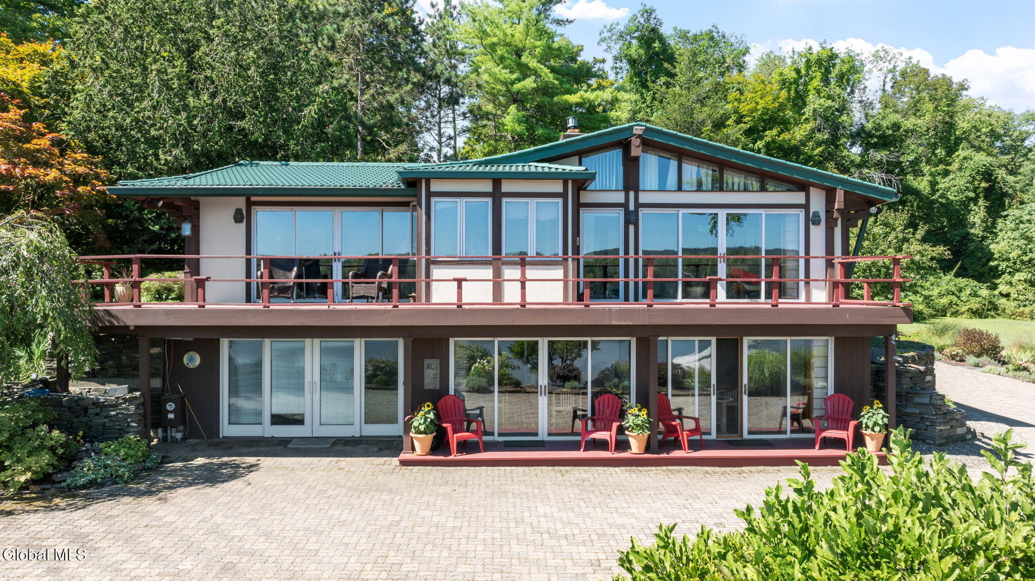96 Van Wies Point Road Glenmont NY 12077
