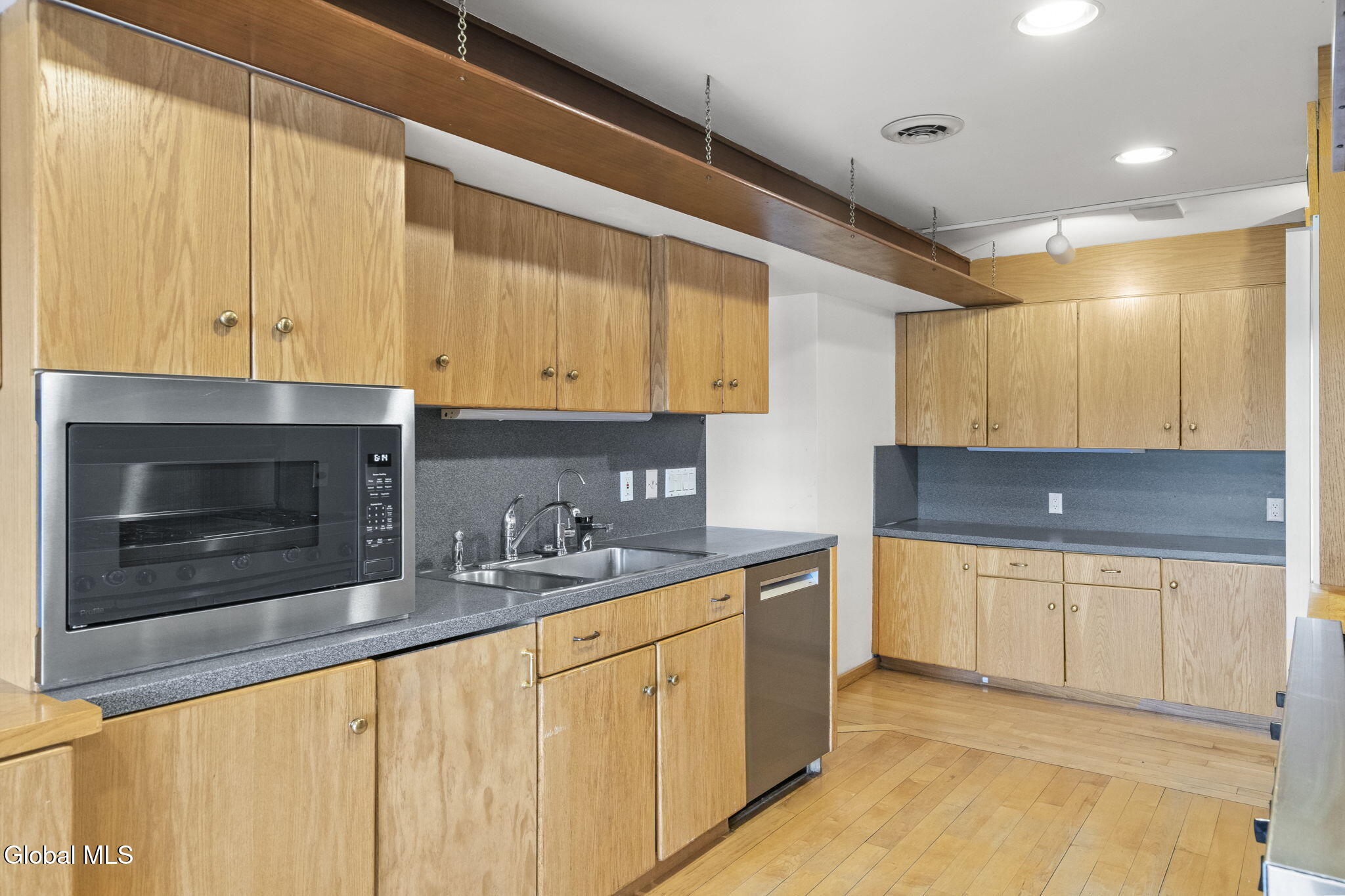 96 Van Wies Point Road Glenmont NY 12077