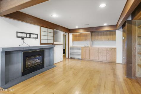 96 Van Wies Point Road Glenmont NY 12077