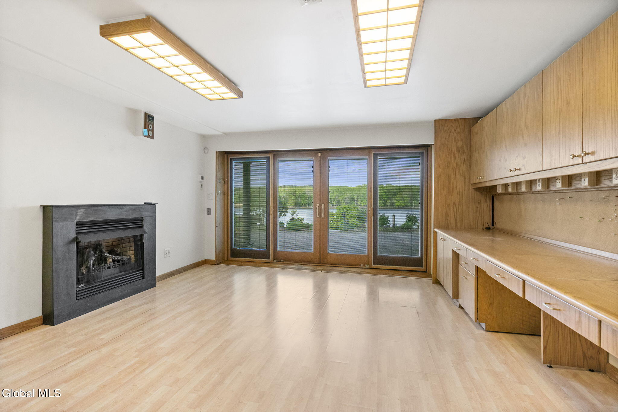96 Van Wies Point Road Glenmont NY 12077
