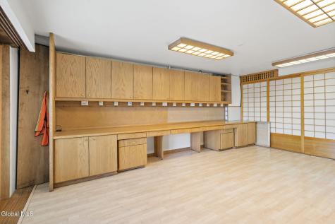 96 Van Wies Point Road Glenmont NY 12077