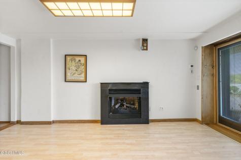 96 Van Wies Point Road Glenmont NY 12077