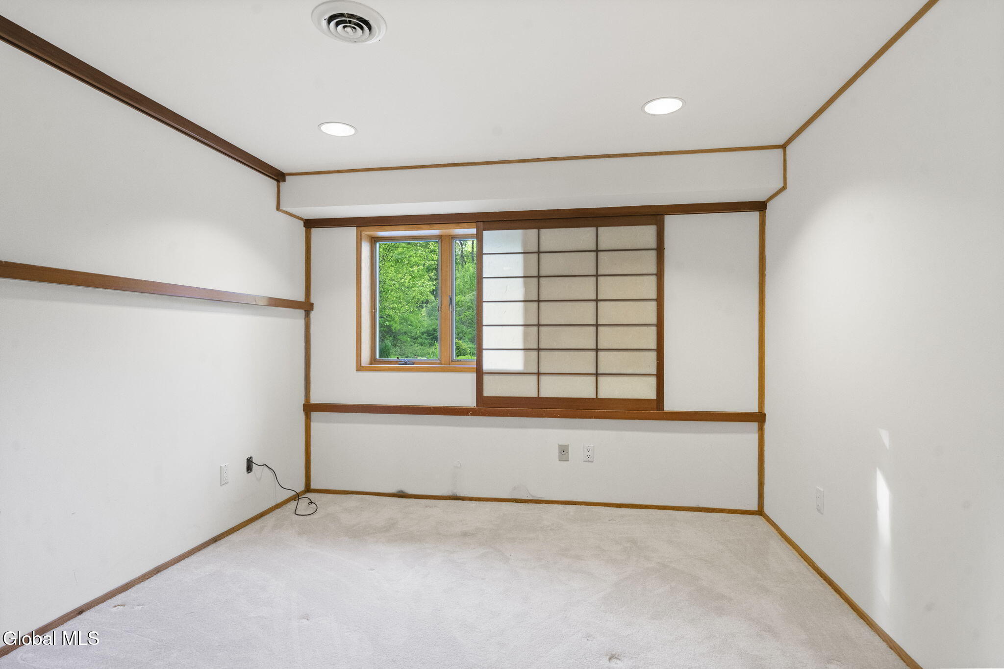 96 Van Wies Point Road Glenmont NY 12077