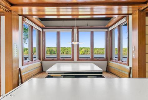 96 Van Wies Point Road Glenmont NY 12077