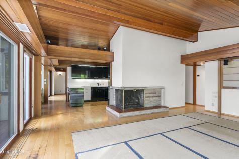 96 Van Wies Point Road Glenmont NY 12077