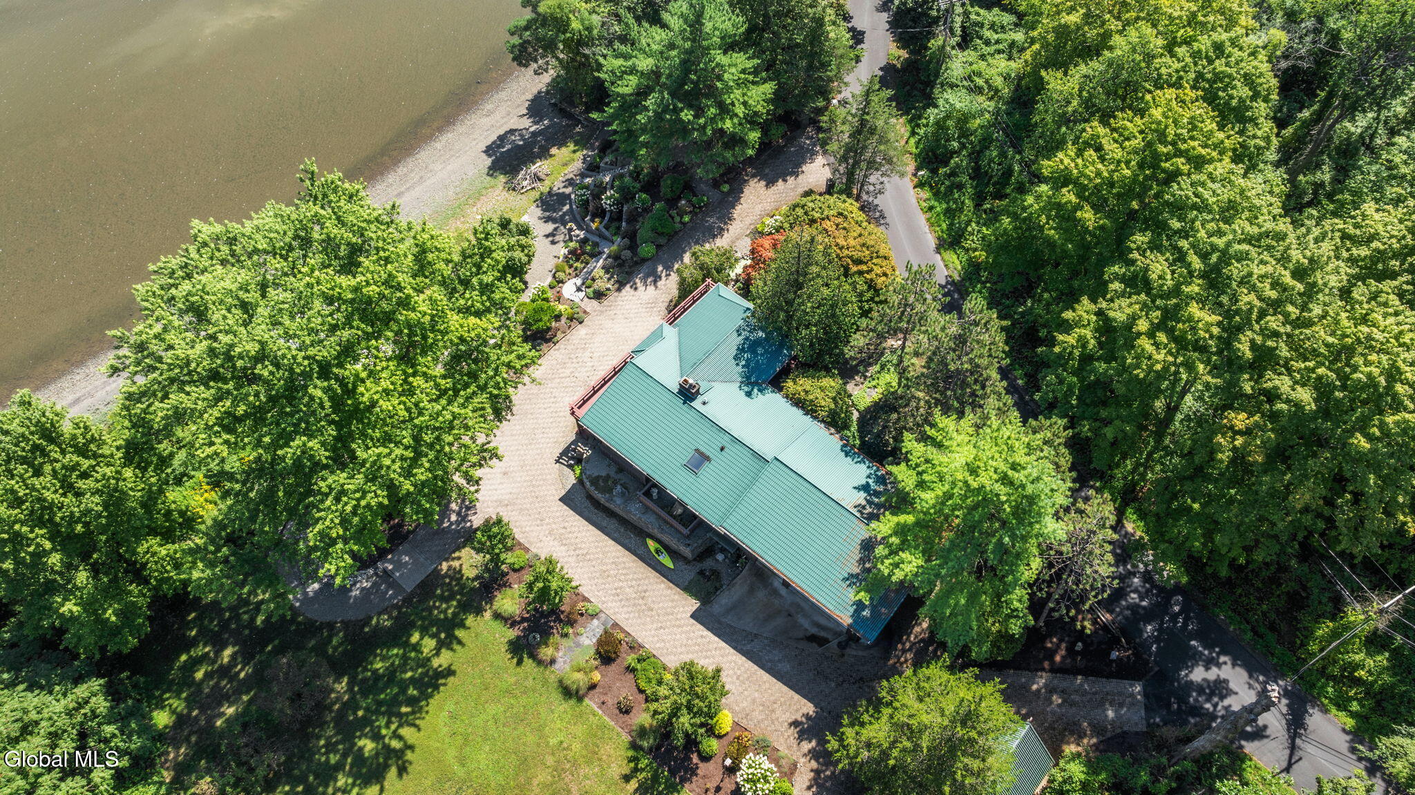 96 Van Wies Point Road Glenmont NY 12077