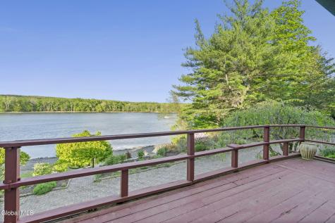 96 Van Wies Point Road Glenmont NY 12077