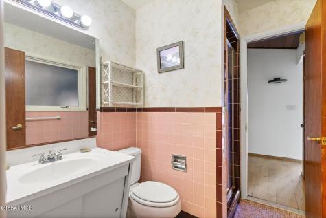 96 Van Wies Point Road Glenmont NY 12077