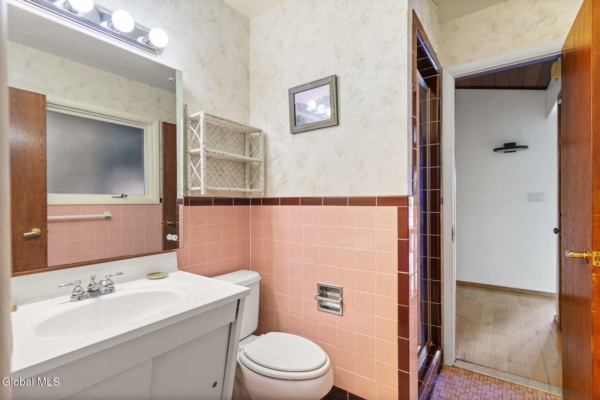 96 Van Wies Point Road Glenmont NY 12077