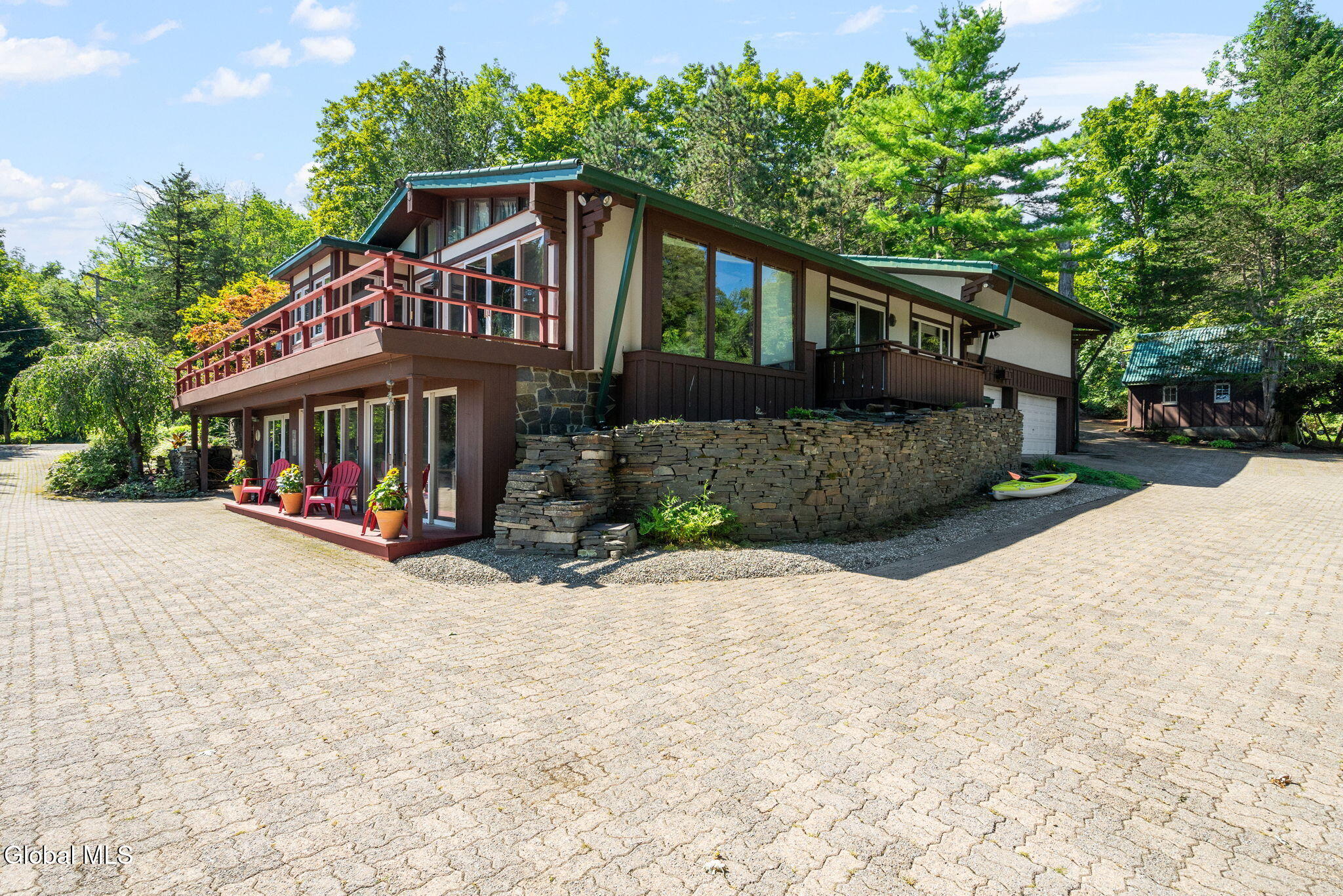 96 Van Wies Point Road Glenmont NY 12077