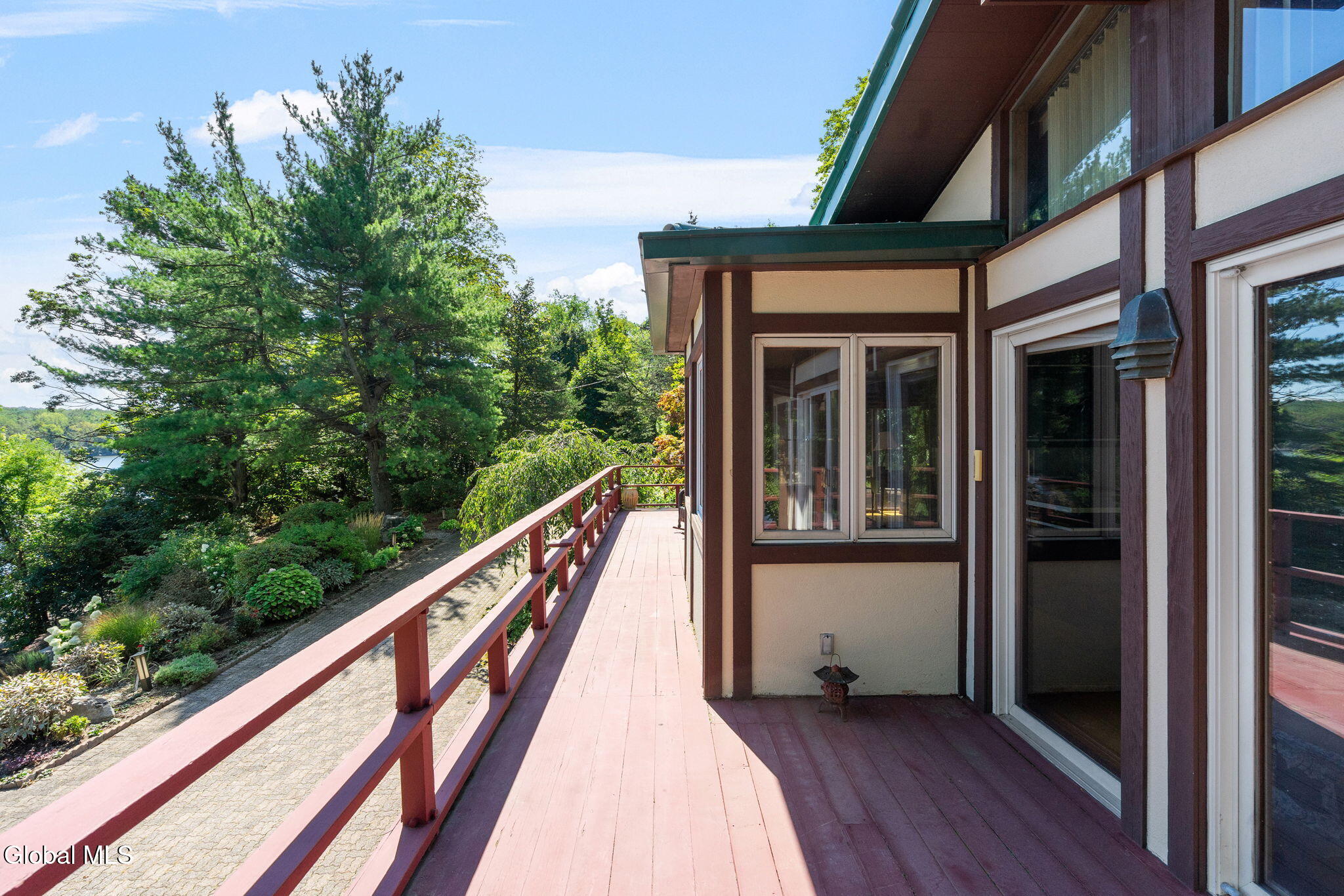96 Van Wies Point Road Glenmont NY 12077