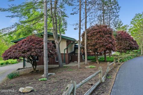96 Van Wies Point Road Glenmont NY 12077
