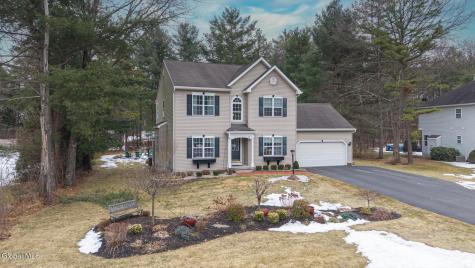 7 Hyde Court Queensbury NY 12804