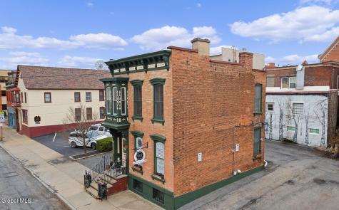 153 Barrett Street Schenectady NY 12305
