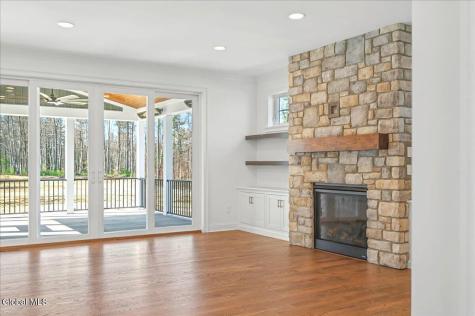 10 Mapleton Court Clifton Park NY 12065