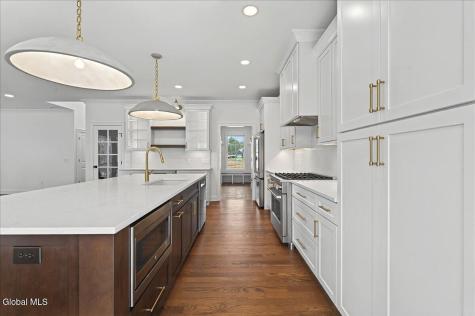 10 Mapleton Court Clifton Park NY 12065