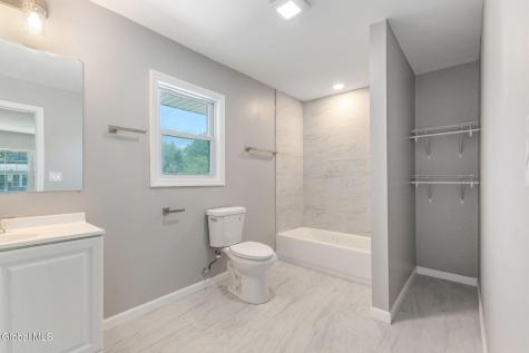 17 Walter Road Troy NY 12180