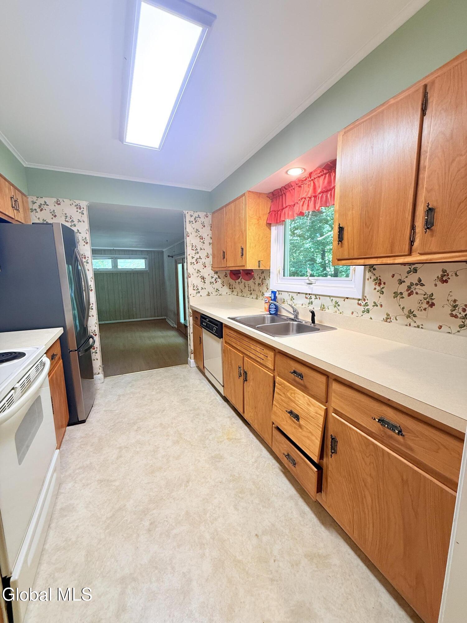 8 Sherwood Drive Queensbury NY 12804