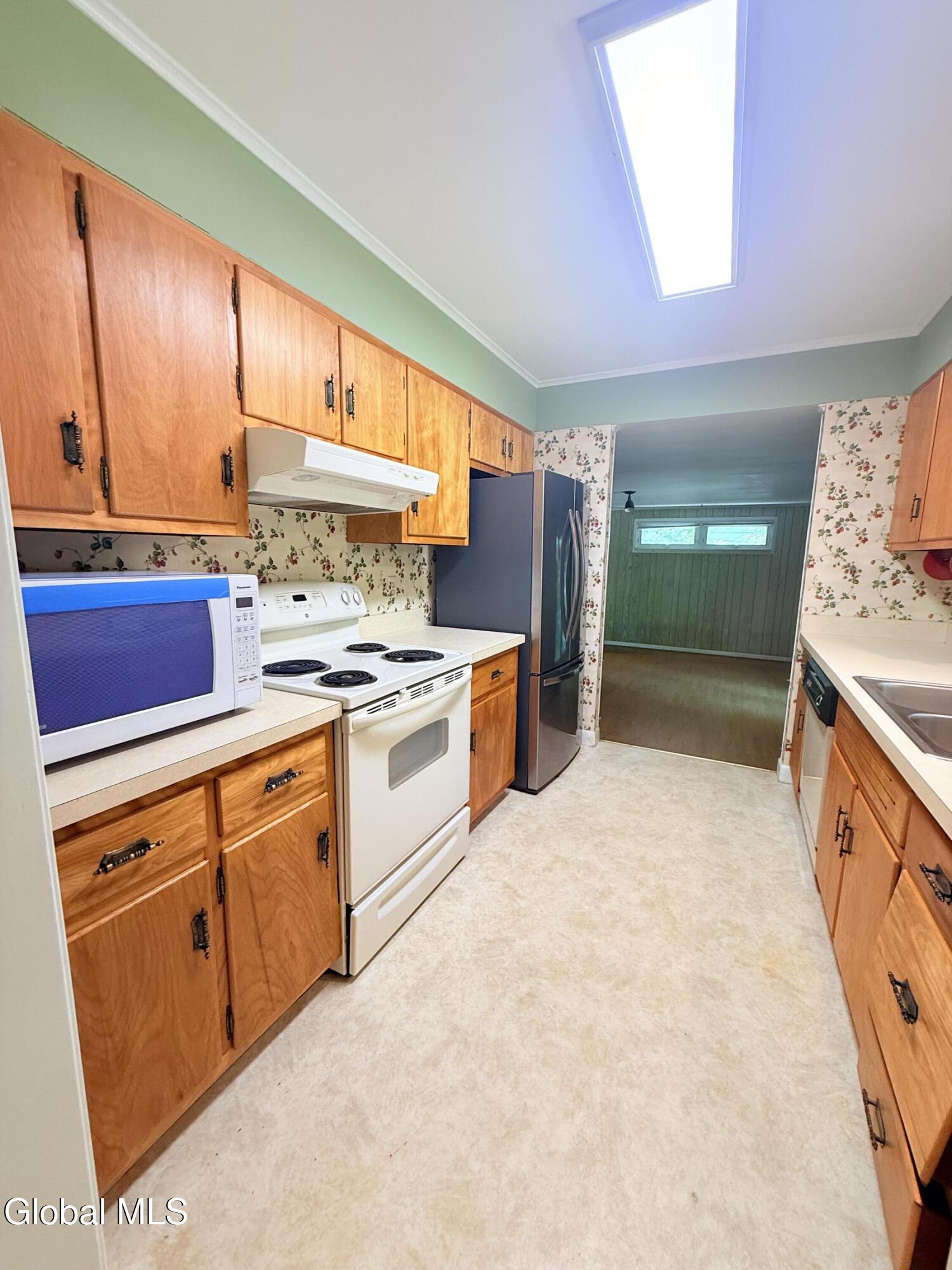 8 Sherwood Drive Queensbury NY 12804