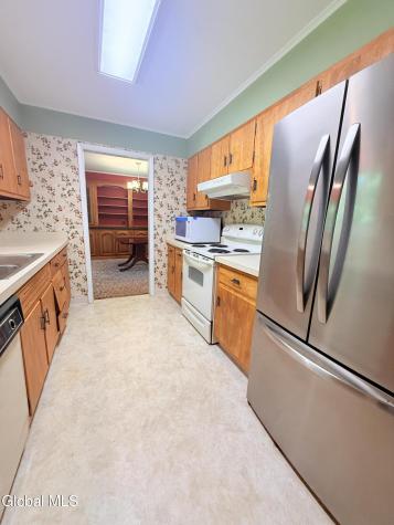 8 Sherwood Drive Queensbury NY 12804
