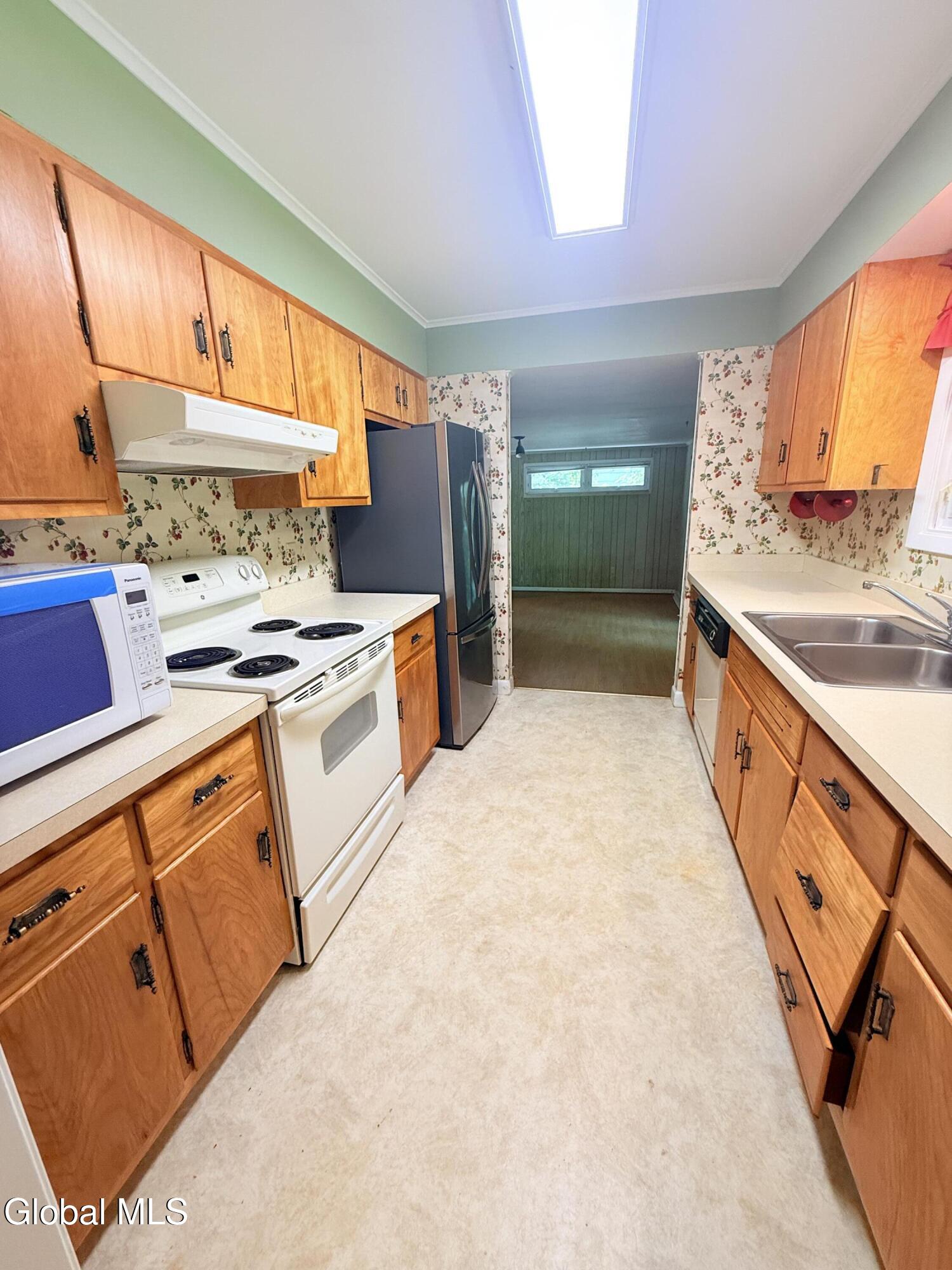 8 Sherwood Drive Queensbury NY 12804