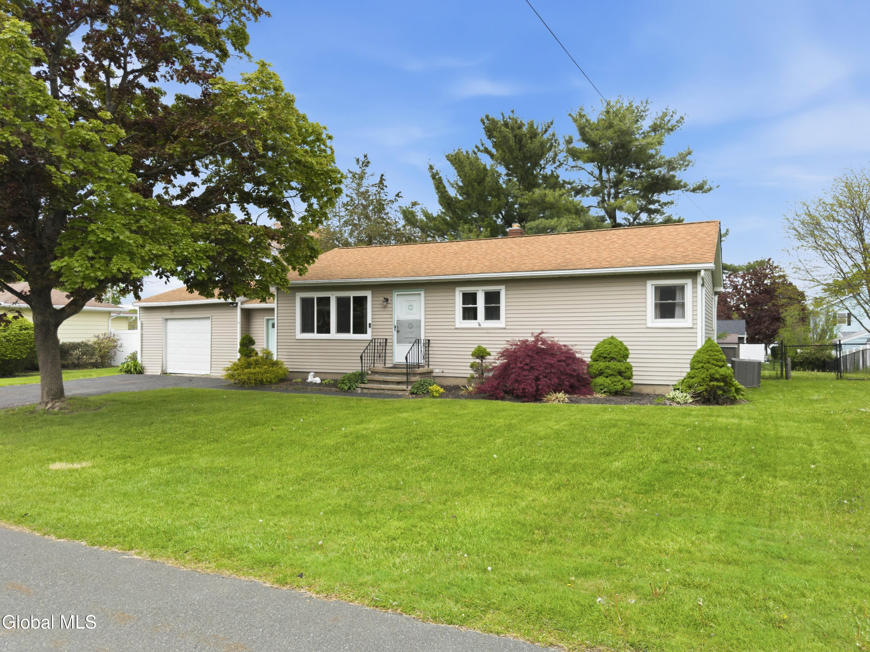 4 Earl Lynn Court Cohoes NY 12047