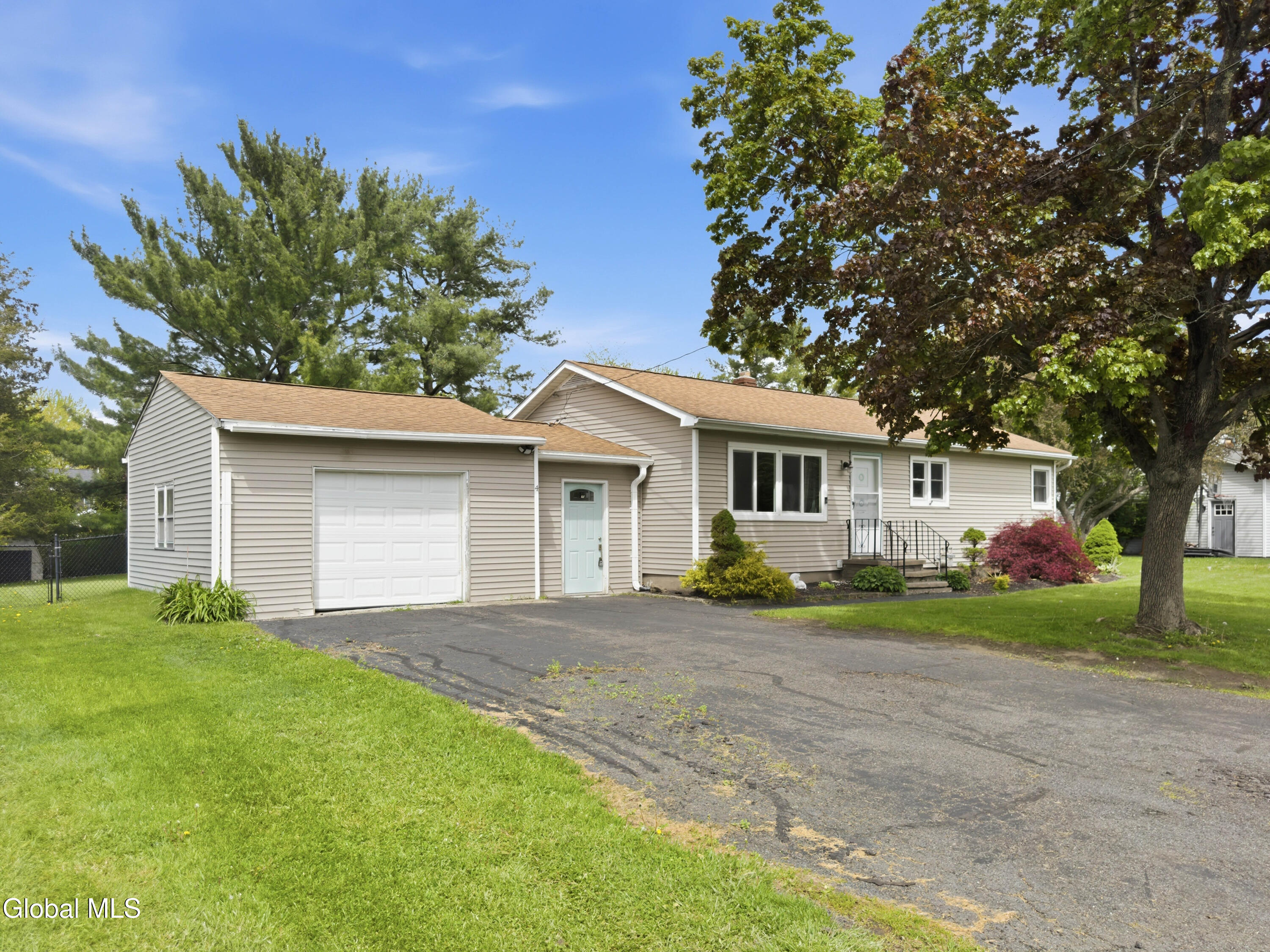 4 Earl Lynn Court Cohoes NY 12047