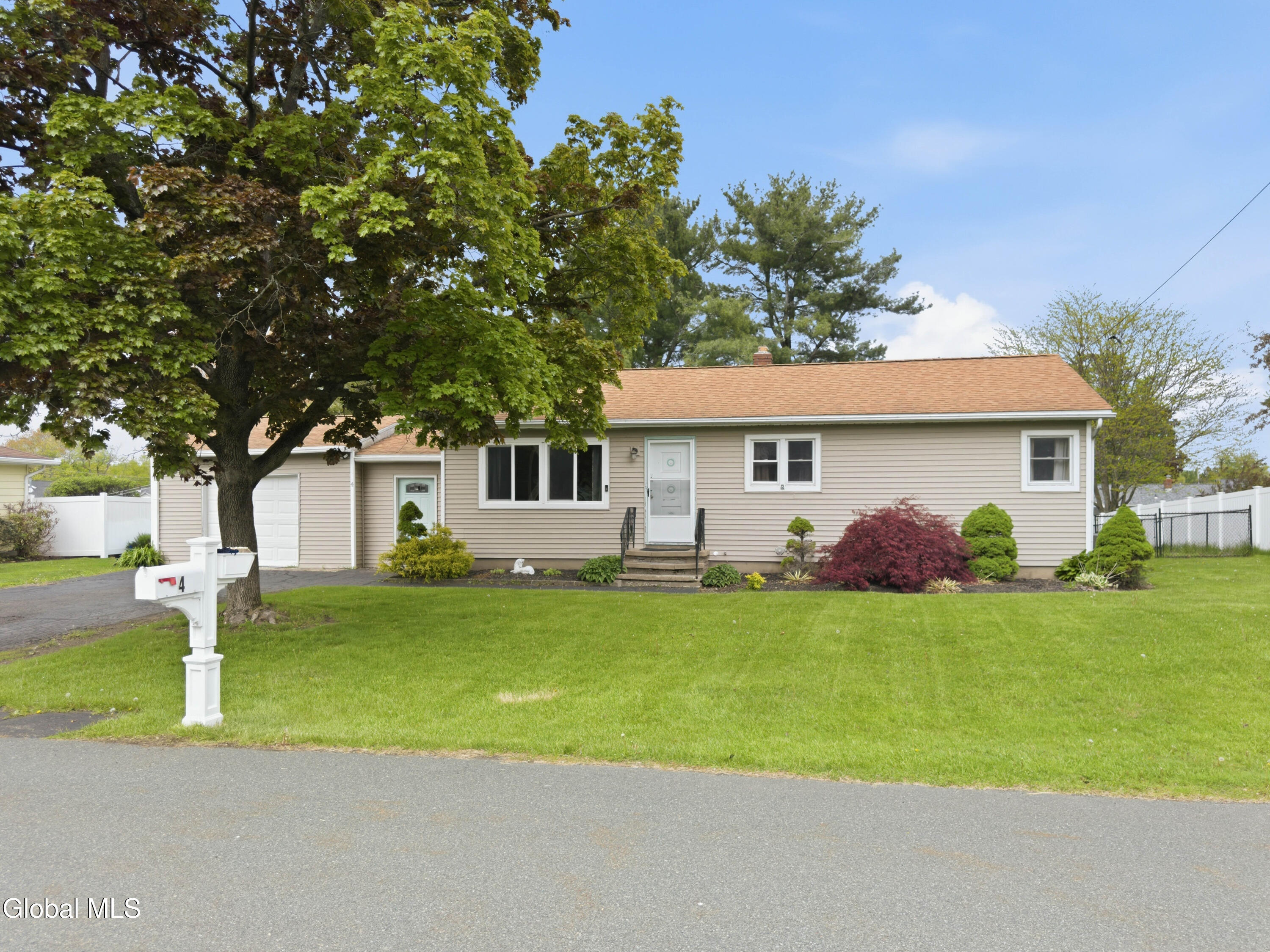 4 Earl Lynn Court Cohoes NY 12047