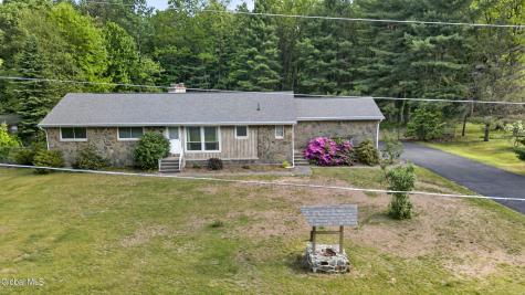 12 Maurice Lane Clifton Park NY 12065