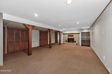 12 Maurice Lane Clifton Park NY 12065