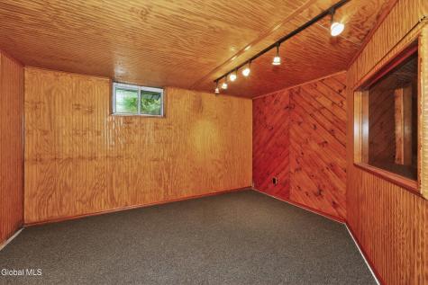 12 Maurice Lane Clifton Park NY 12065
