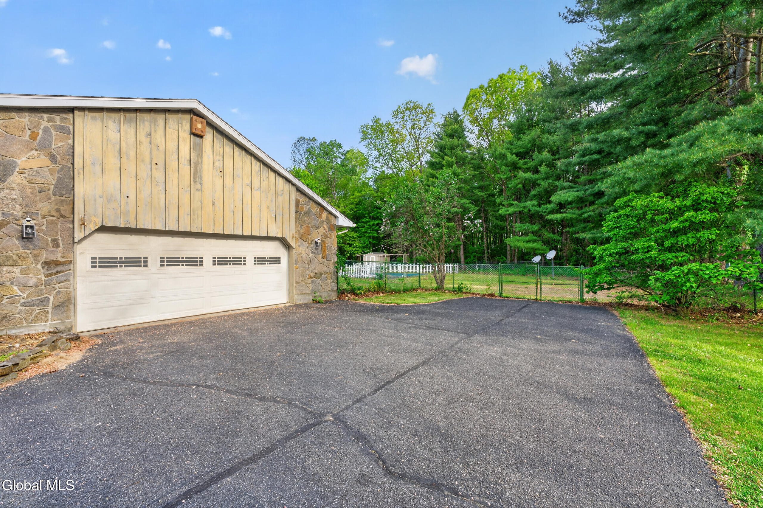 12 Maurice Lane Clifton Park NY 12065