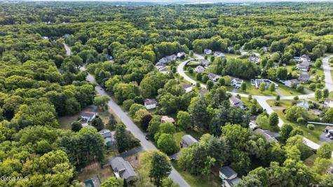 12 Maurice Lane Clifton Park NY 12065