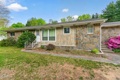 12 Maurice Lane Clifton Park NY 12065