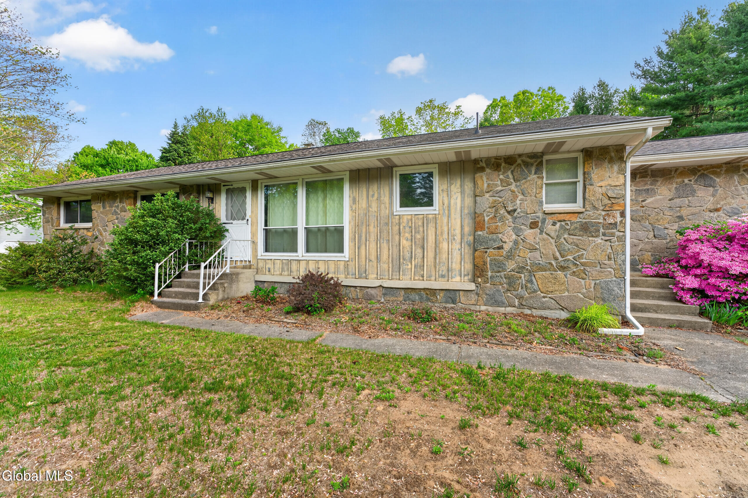 12 Maurice Lane Clifton Park NY 12065