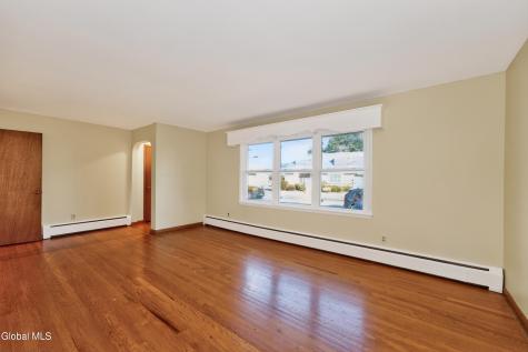 4 Iris Lane Colonie NY 12205