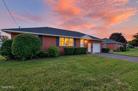 4 Iris Lane Colonie NY 12205