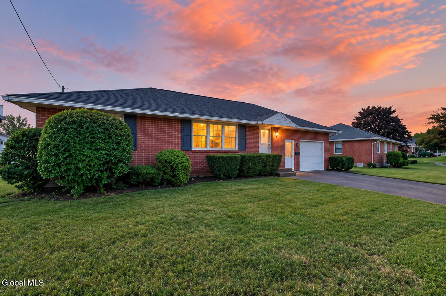 4 Iris Lane Colonie NY 12205